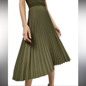 Army green pleated skirt